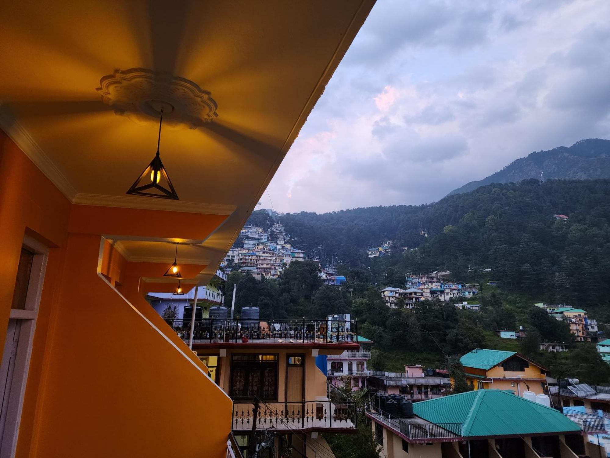The Bougainvillea, Mcleodganj Дармсала Екстер'єр фото